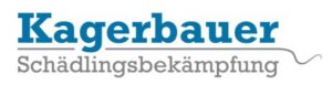 Logo mit dem Wort Kagerbauer in großen blauen Buchstaben über Schädlingsbekämpfung in kleineren grauen Buchstaben, getrennt durch eine horizontale Linie, die in einem stilisierten Schwanz endet - ideal für Unternehmen im Garten- und Landschaftsbau oder der Gartengestaltung.